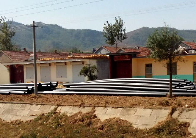 美麗鄉(xiāng)村建設(shè)項(xiàng)目地下管網(wǎng)施工現(xiàn)場